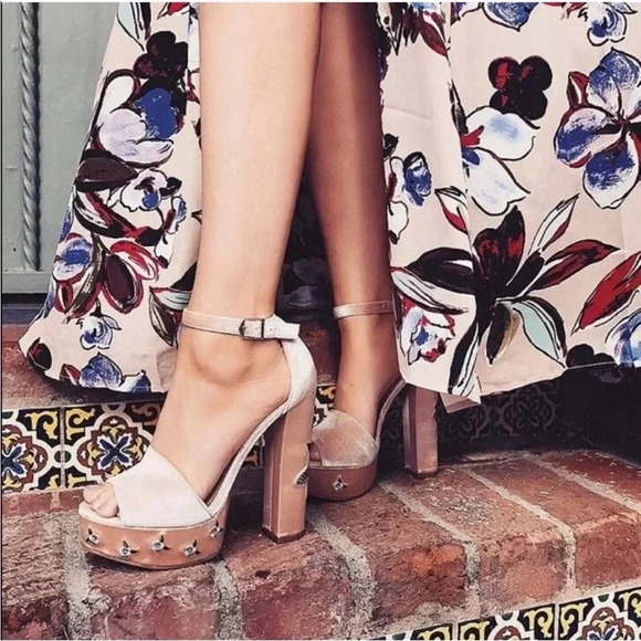 Chinese Laundry Platforms - Picture 1 of 13